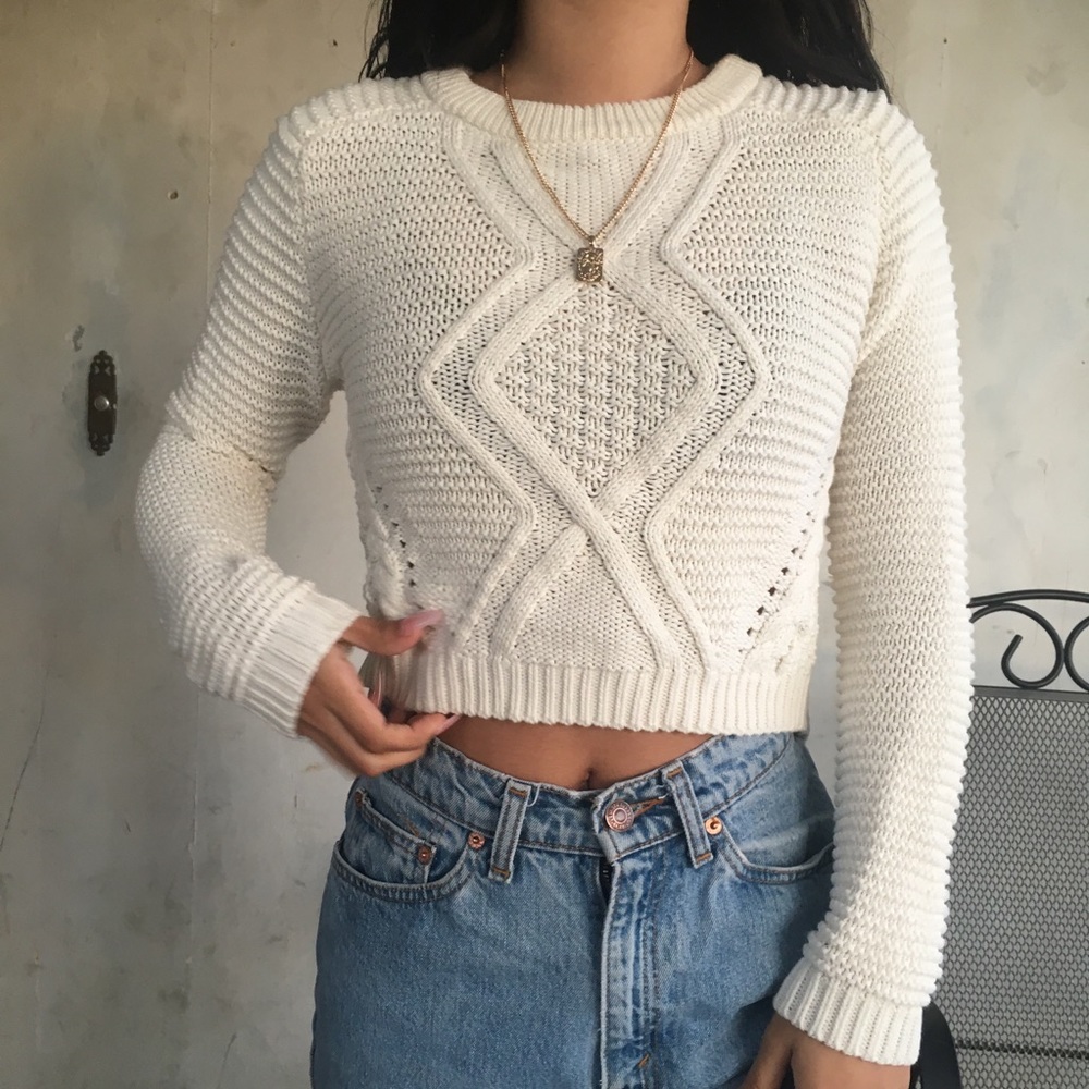 Knitted cropped sweater